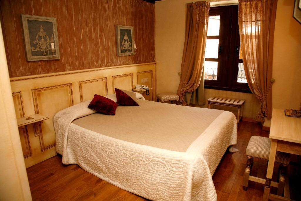Hotel Villa De Torla Δωμάτιο φωτογραφία